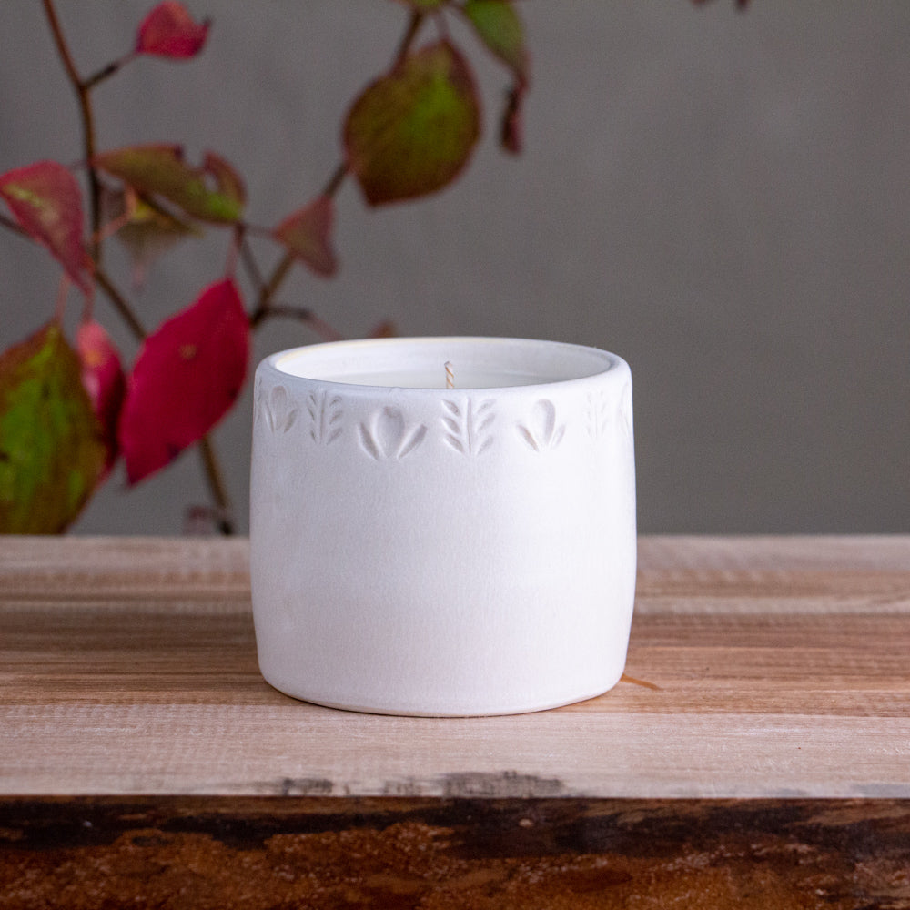 Carved White Soy Candle [Sweet Cinnamon]