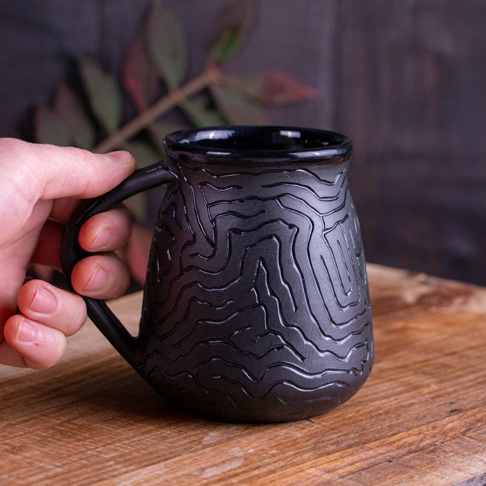 Onyx Midnight Labyrinth Tall Mug 19oz