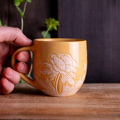 Yellow Sgraffito Anemone Mug [11oz]