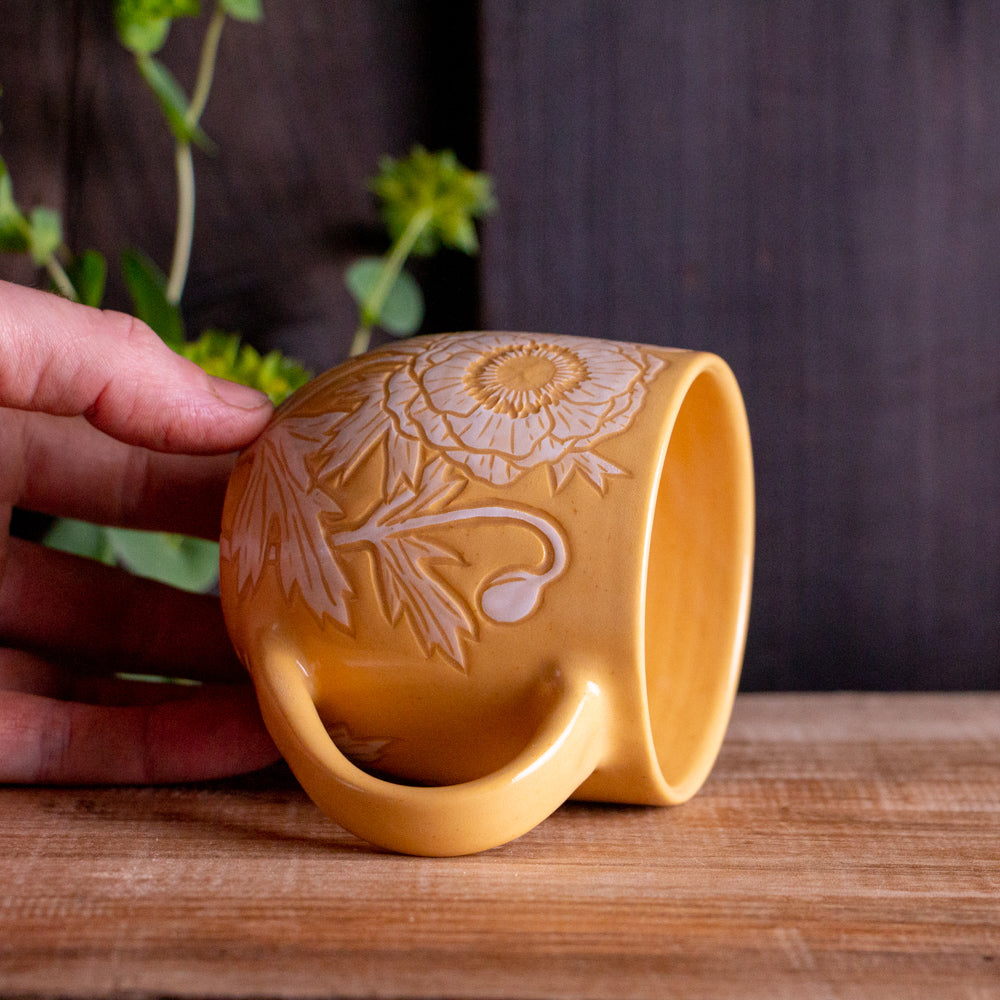 Yellow Sgraffito Anemone Mug [11oz]