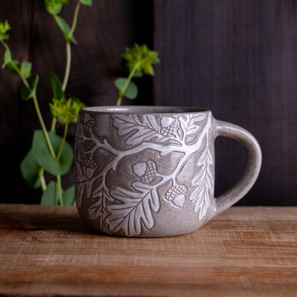Gray Sandstone Sgraffito Oak Branch Mug [13oz]