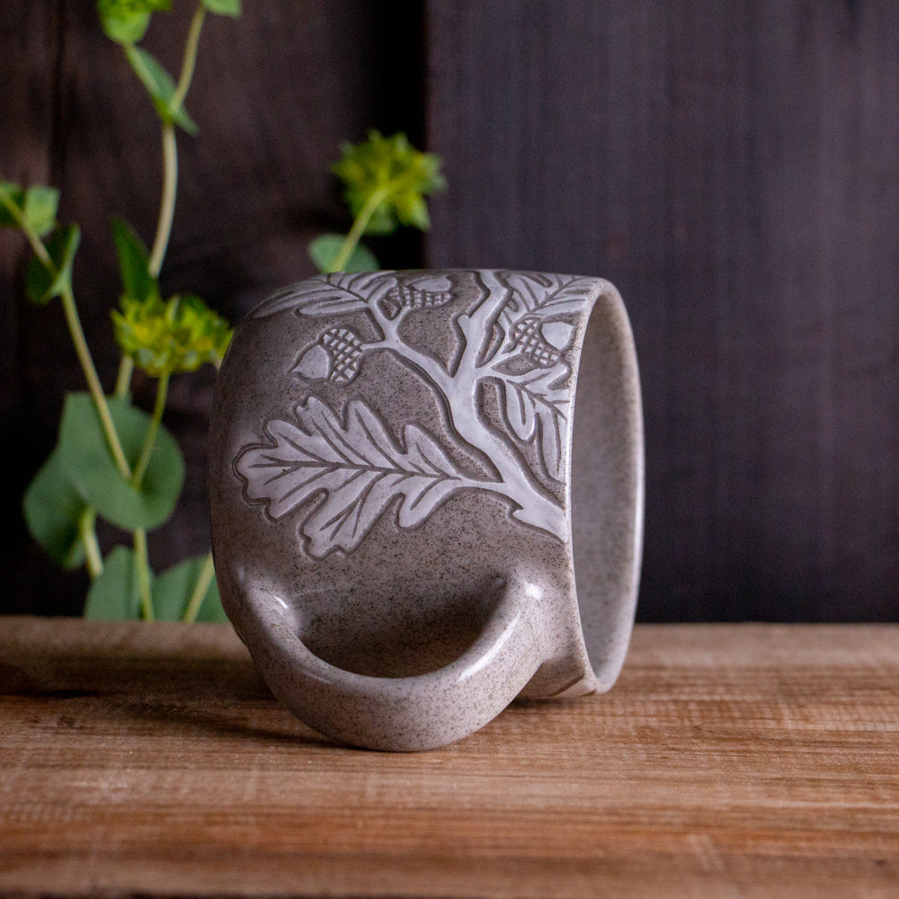 Gray Sandstone Sgraffito Oak Branch Mug [13oz]