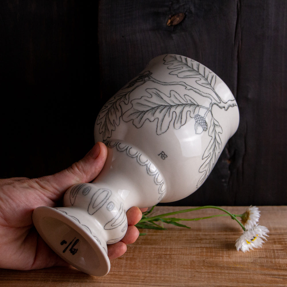 [Seconds] Oak Sketch Pedestal Vase