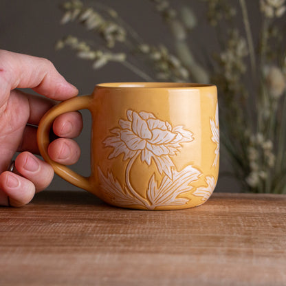 Yellow Sgraffito Anemone Mug [13oz]
