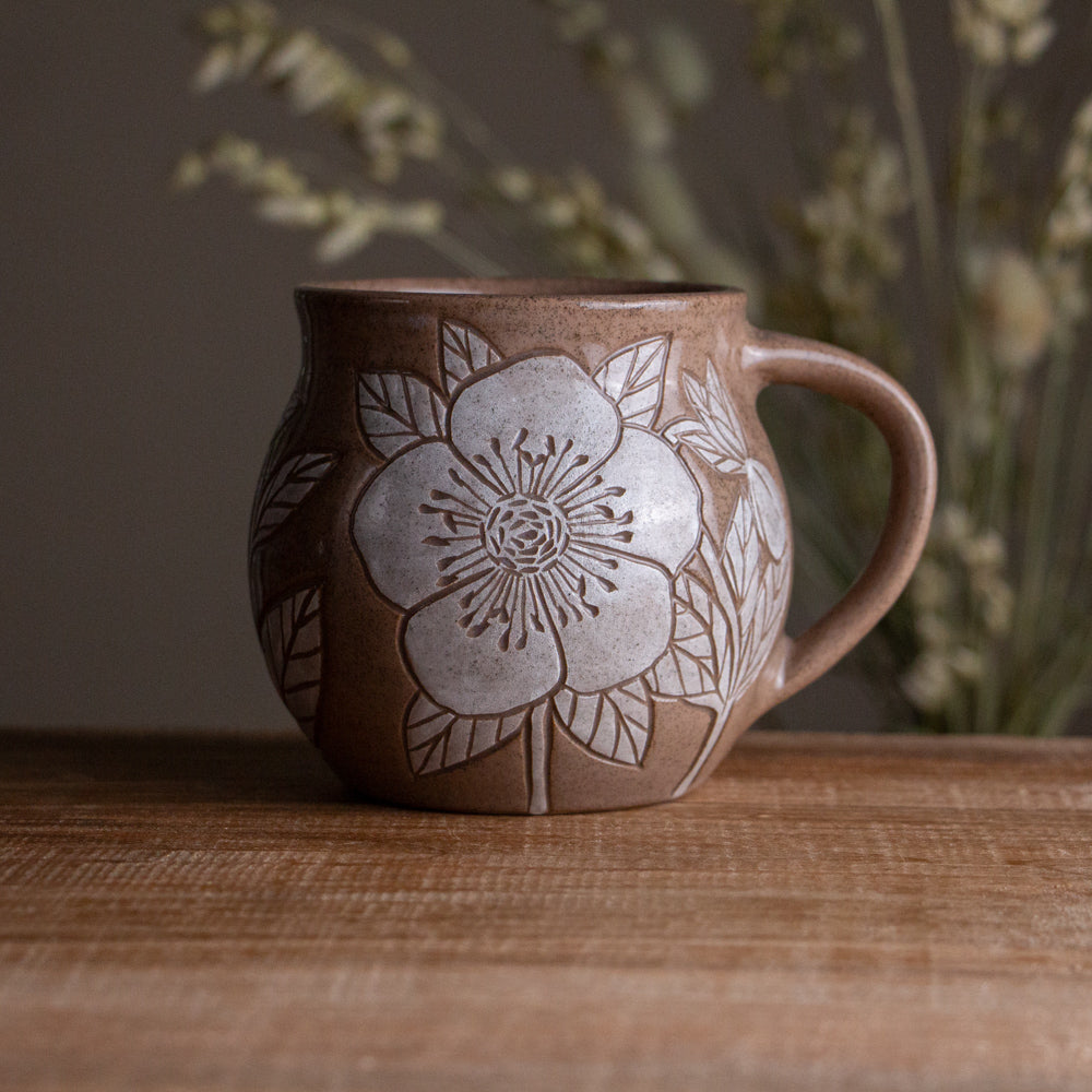 Red Sandstone Sgraffito Hellebore Mug [14oz]
