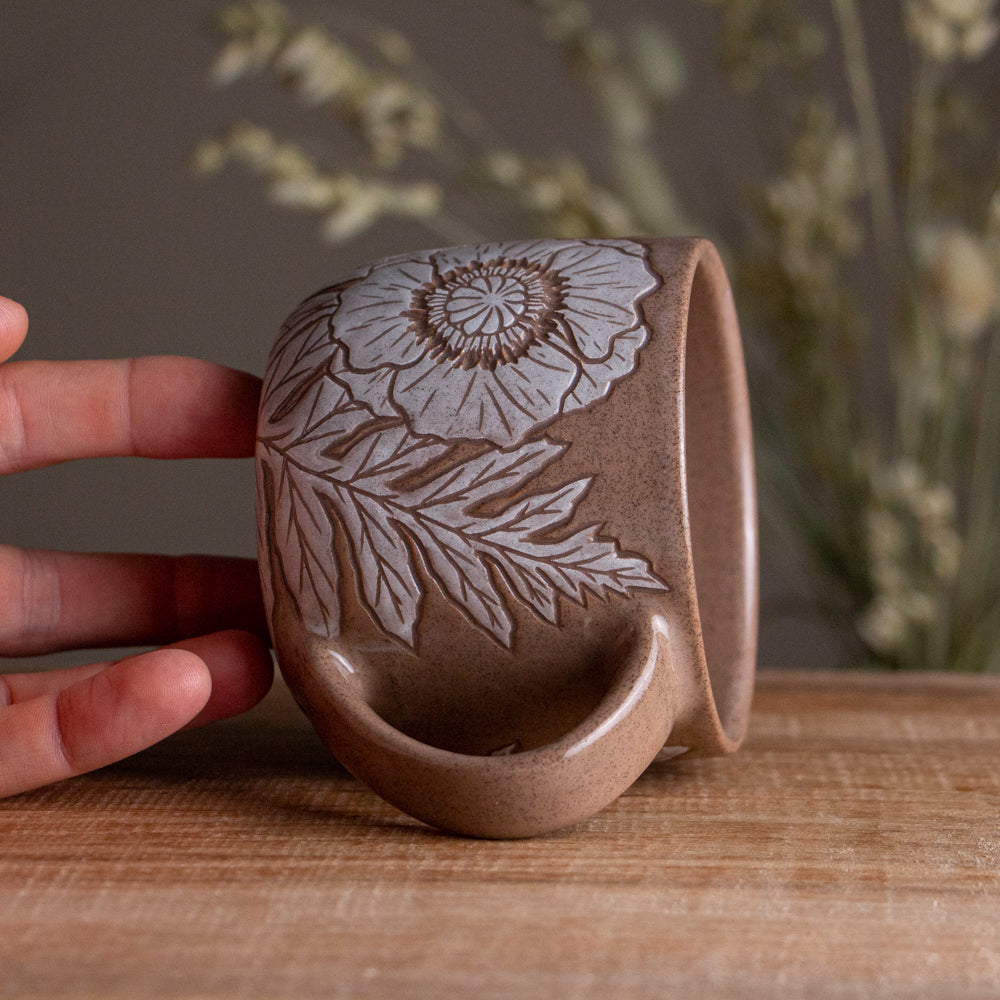 Red Sandstone Sgraffito Poppy Mug [14oz]