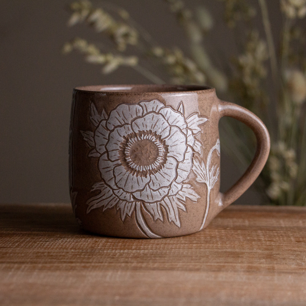 Red Sandstone Sgraffito Anemone Mug [15oz]