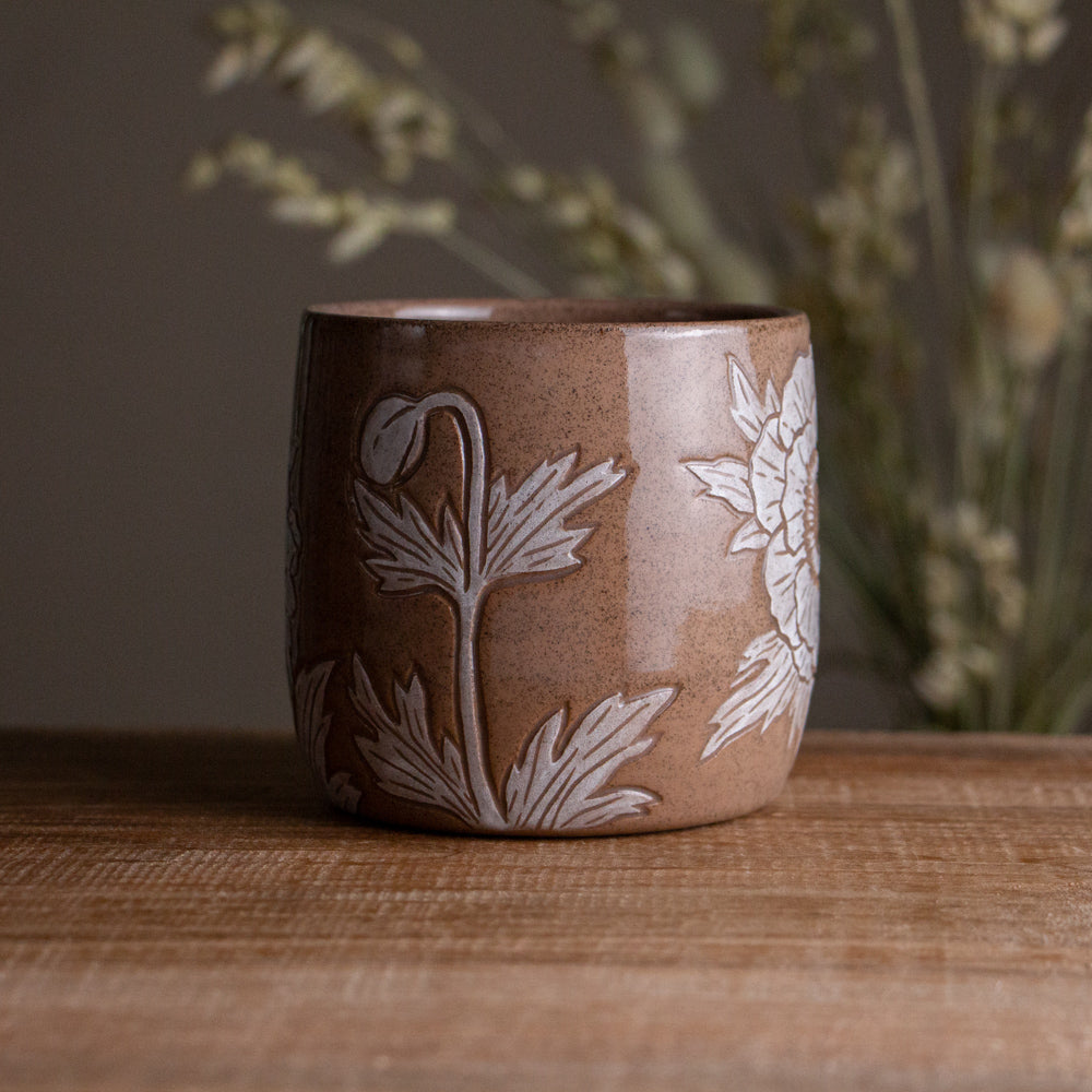 Red Sandstone Sgraffito Anemone Mug [15oz]