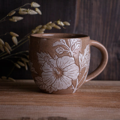 Red Sandstone Sgraffito Hibiscus Mug [13oz]