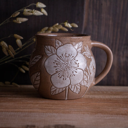 Red Sandstone Sgraffito Hellebore Mug [14oz]