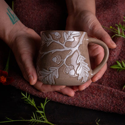 Red Sandstone Sgraffito Oak Branch Mug [14oz]