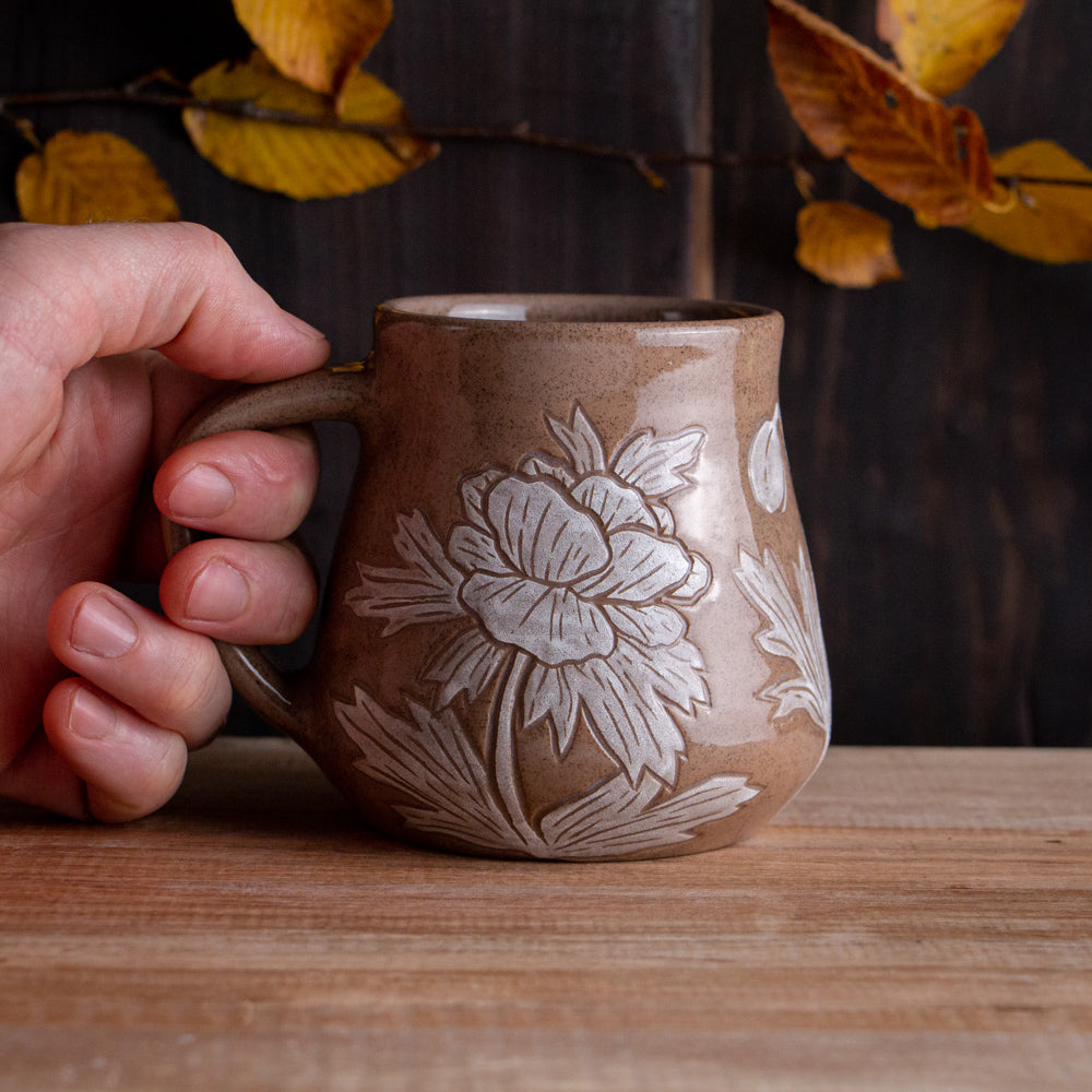 Red Sandstone Sgraffito Anemone Mug [13oz]