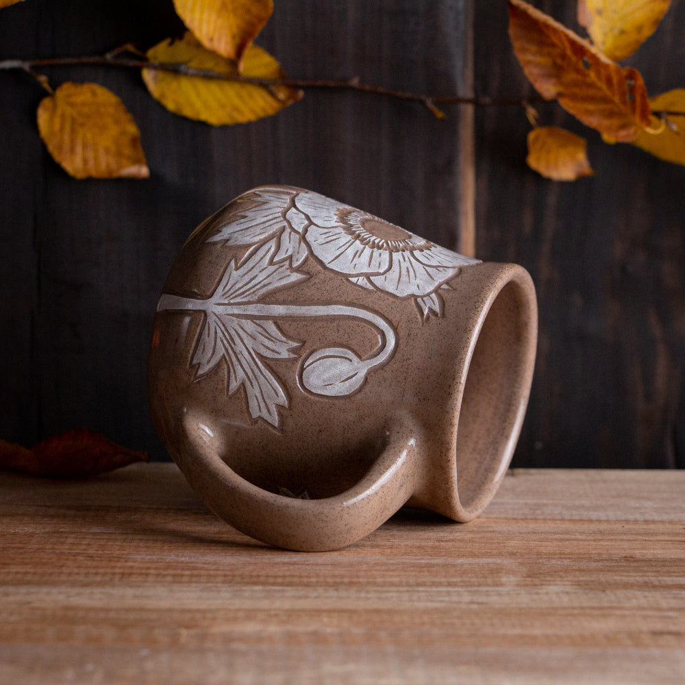 Red Sandstone Sgraffito Anemone Mug [13oz]