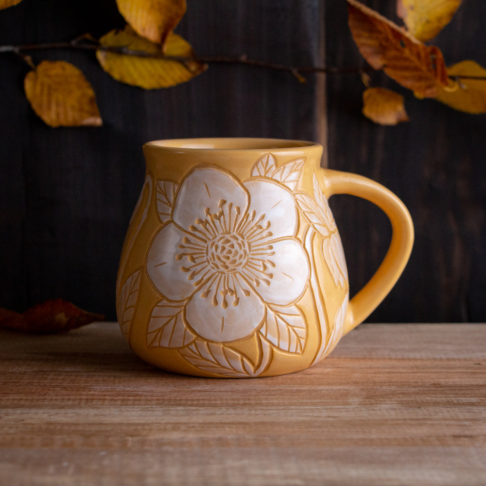 Yellow Sgraffito Hellebore Mug [14oz]