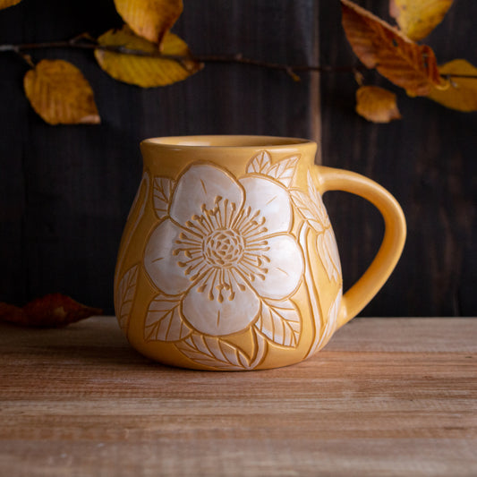 Yellow Sgraffito Hellebore Mug [14oz]