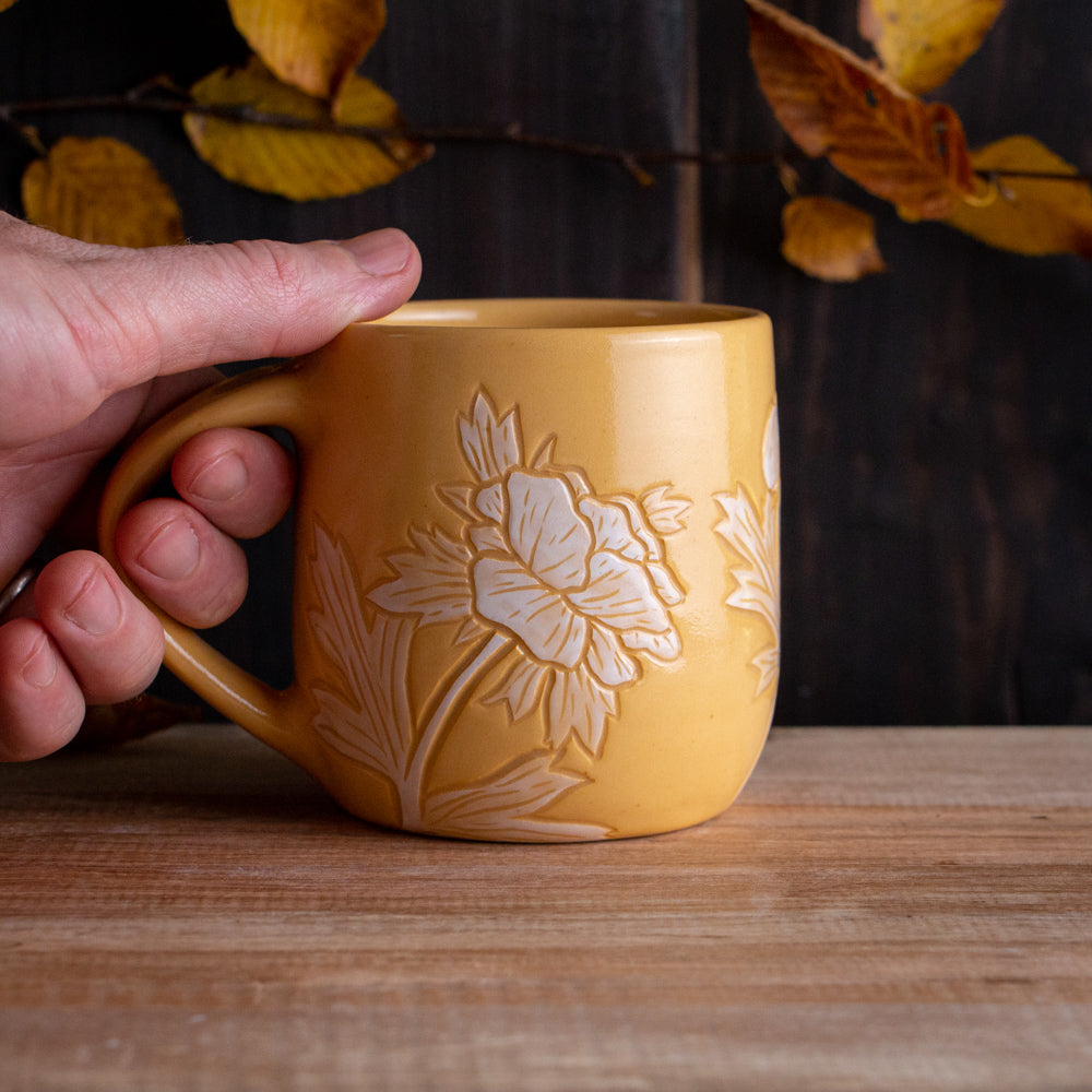 Yellow Sgraffito Anemone Mug [15oz]