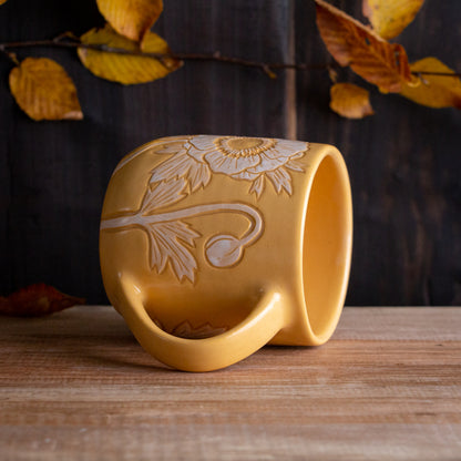 Yellow Sgraffito Anemone Mug [15oz]
