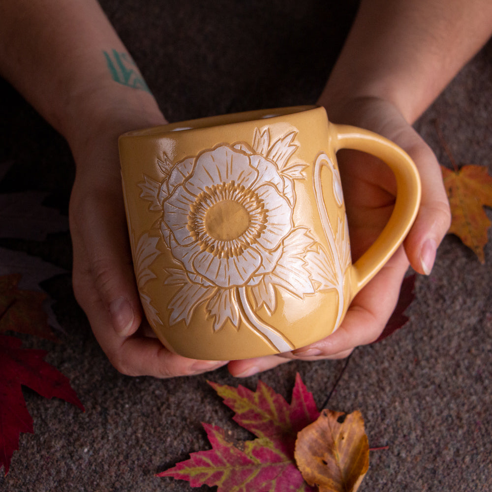 Yellow Sgraffito Anemone Mug [15oz]