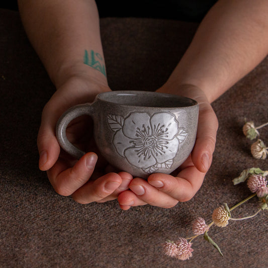 Gray Sandstone Hellebore Cappuccino Cup [7oz]